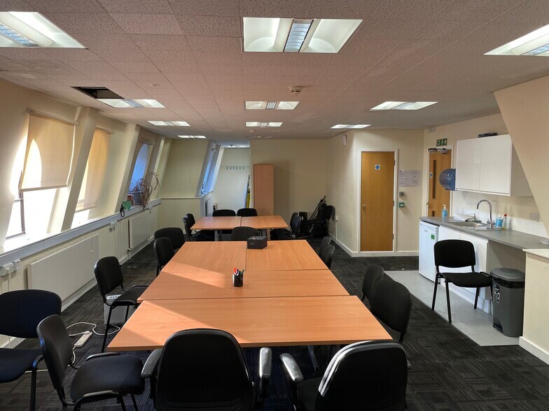 115 High St, Croydon à louer - Photo intérieure - Image 2 de 9