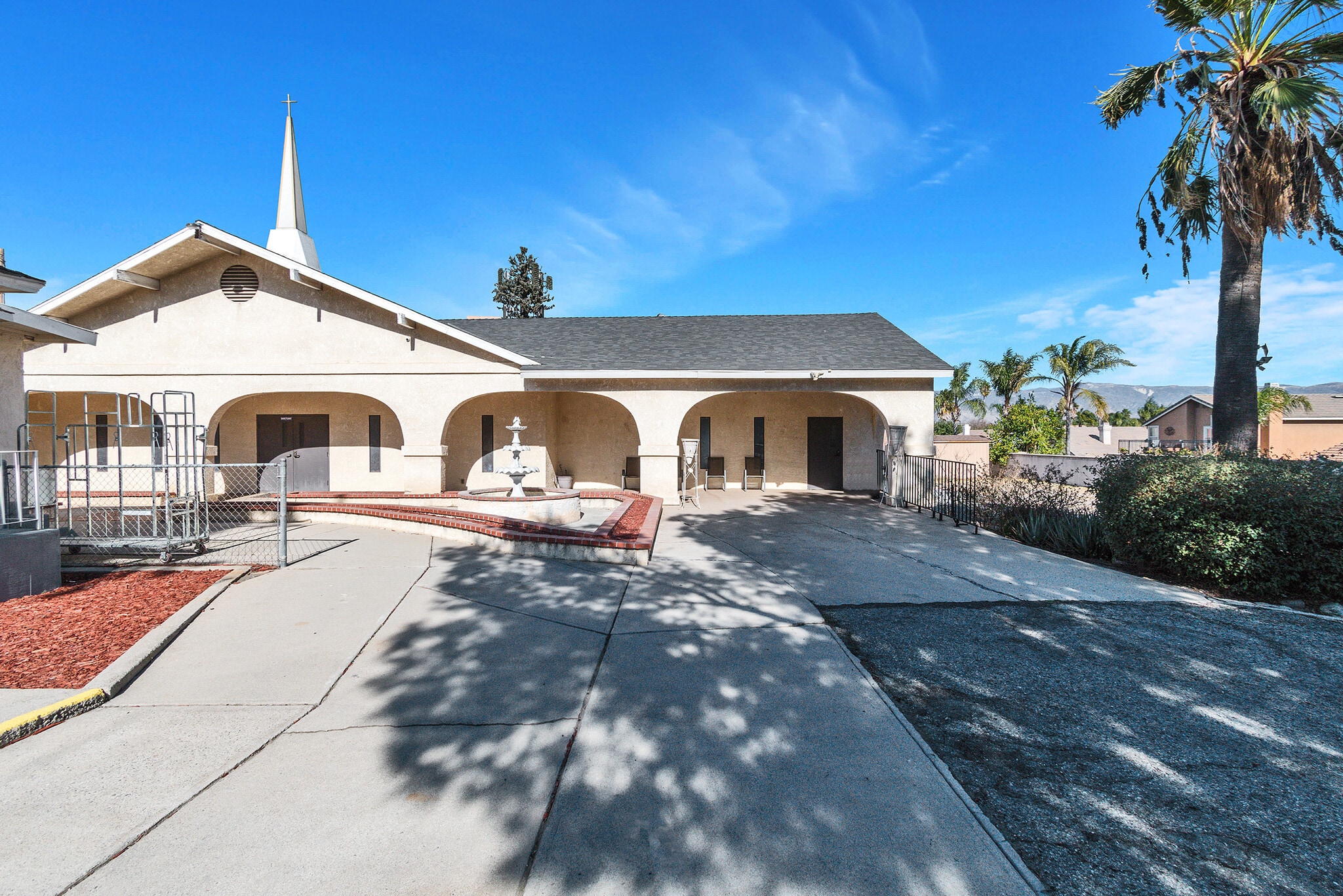 1471 San Bernardino Ave, Colton, CA for lease Interior Photo- Image 1 of 24