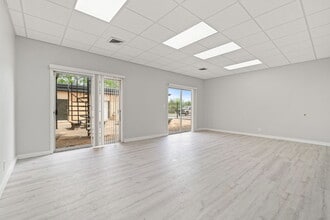 9941 Rowlett Rd, Houston, TX à louer Photo intérieure- Image 2 de 5