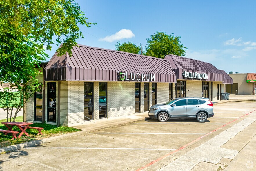 703 N Greenville Ave, Allen, TX à louer - Photo du bâtiment - Image 3 de 6