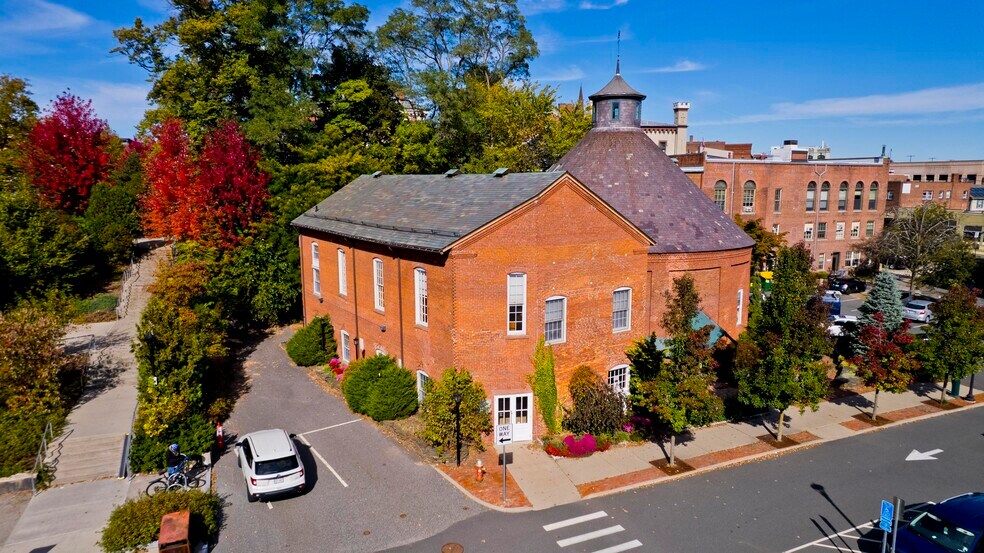 244 Main St, Northampton, MA à vendre - Photo du bâtiment - Image 3 de 31