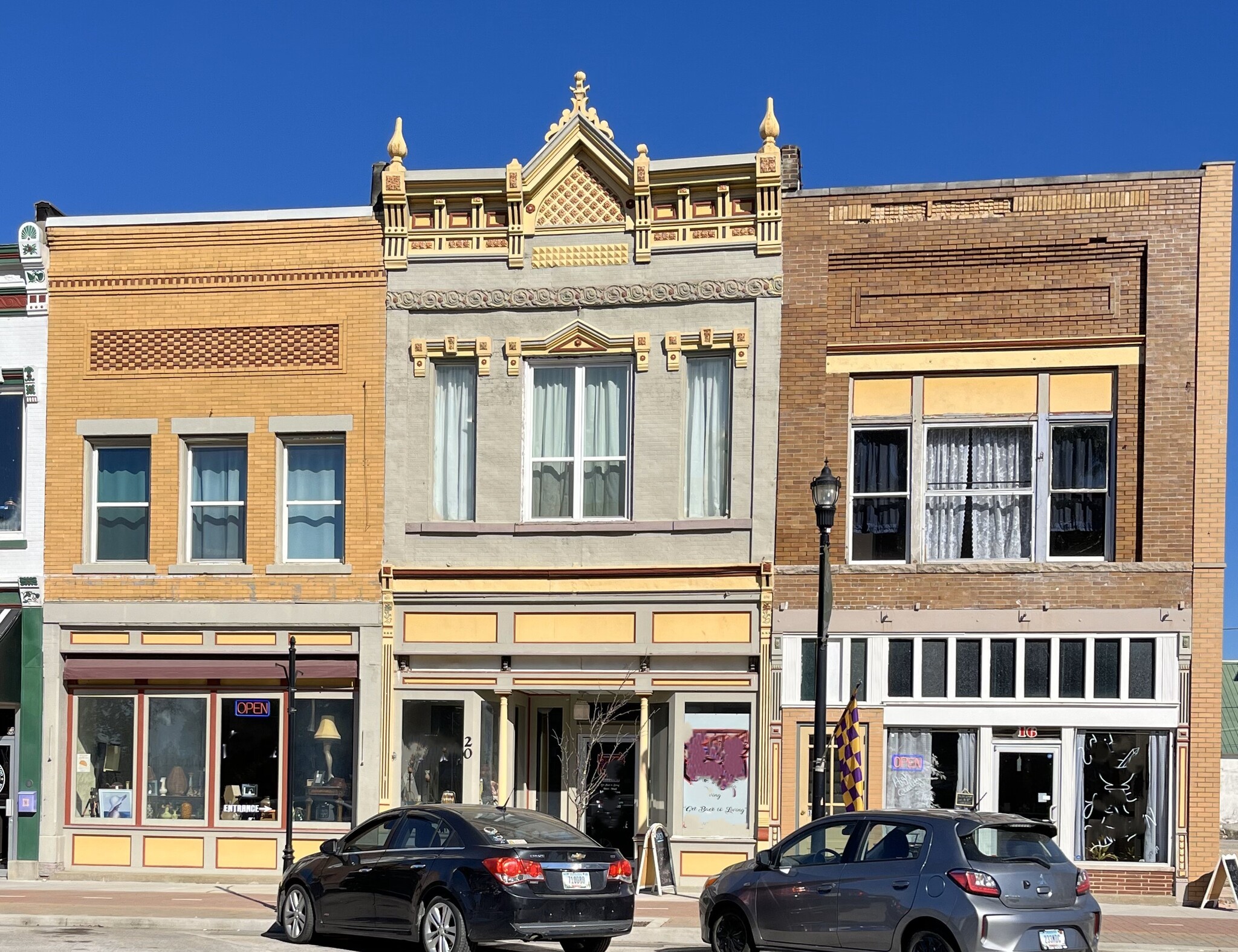 18 W Washington St, Sullivan, IL for sale Building Photo- Image 1 of 1