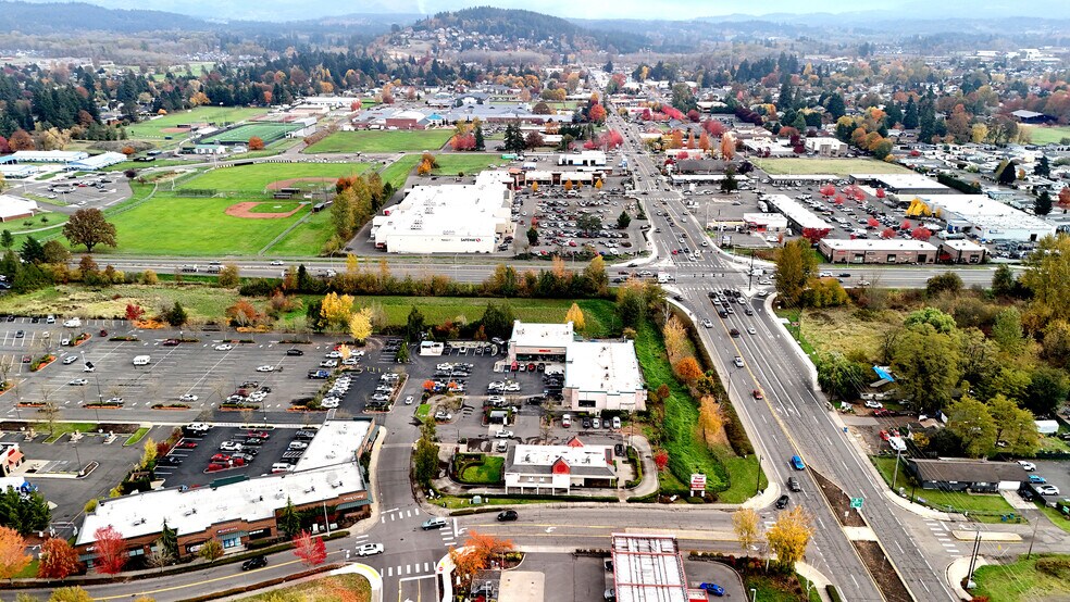 11 NW 12th Ave, Battle Ground, WA à vendre - Photo du bâtiment - Image 2 de 12