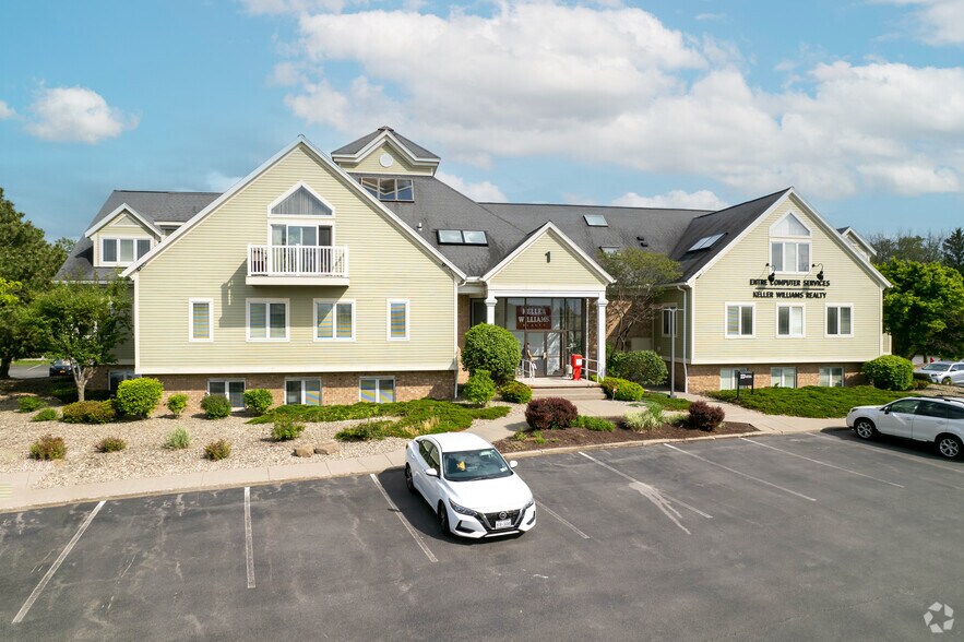 2000 Winton Rd S, Rochester, NY à louer - Photo du bâtiment - Image 3 de 4