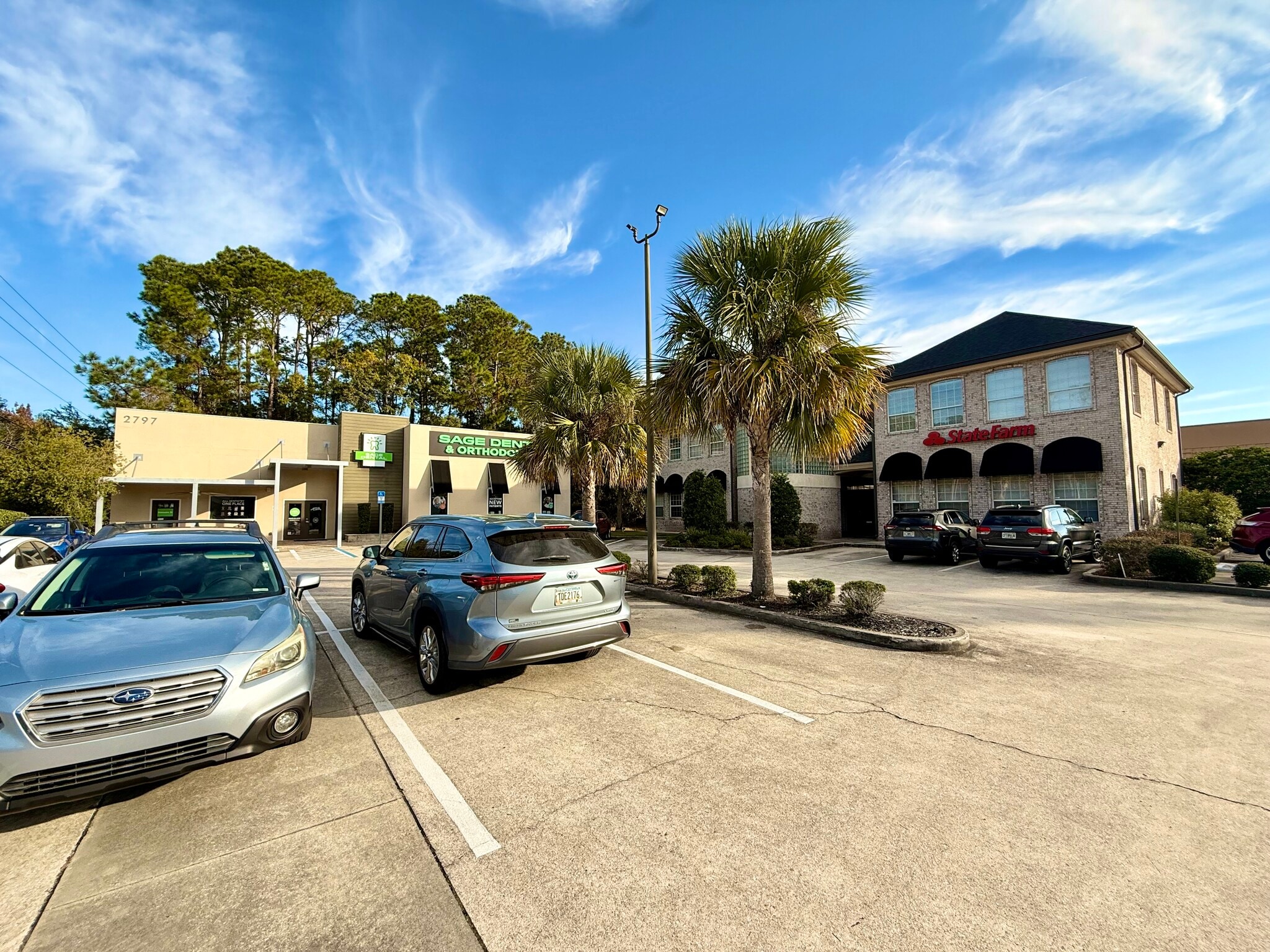 St. Johns Bluff Road Investment Sale portfolio of 2 properties for sale on LoopNet.ca Primary Photo- Image 1 of 7