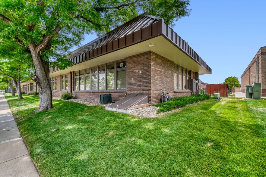 3669 S Huron St, Englewood, CO à vendre - Photo du bâtiment - Image 3 de 5
