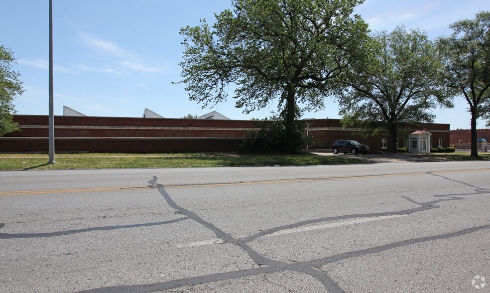 123 Belmont Blvd, Kansas City, MO à vendre - Photo du bâtiment - Image 2 de 21