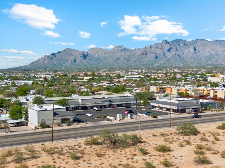 680-720 W Prince Rd, Tucson, AZ à louer - Photo du bâtiment - Image 1 de 11