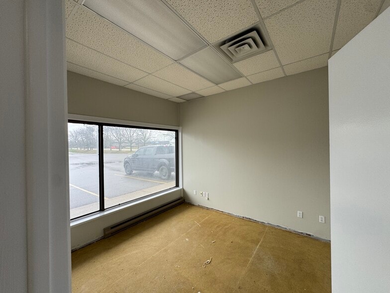 295 Southgate Dr, Guelph, ON à louer - Photo du bâtiment - Image 2 de 10