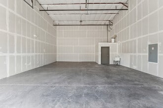 7915 Glen Harbor Blvd, Glendale, AZ for lease Interior Photo- Image 2 of 6