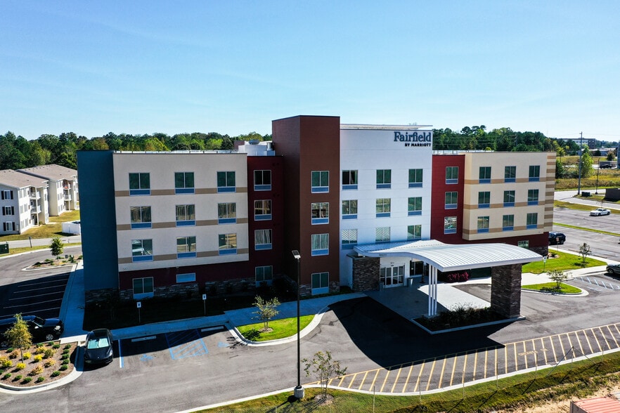 HUNTSVILLE FAIRFIELD INN PORTFOLIO portfolio of 2 properties for sale on LoopNet.ca - Aerial - Image 2 of 11