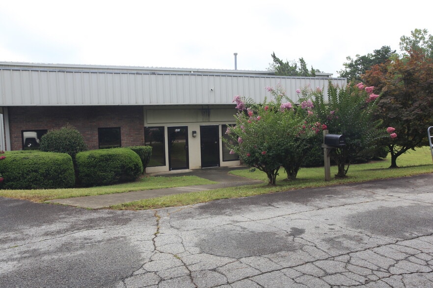 101 Camp Creek Industrial Pky, Cornelia, GA for lease - Primary Photo - Image 1 of 25