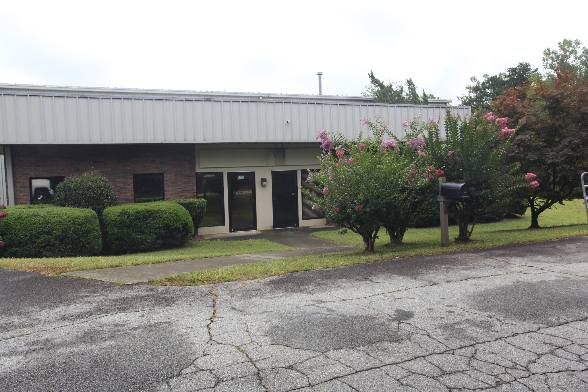 101 Camp Creek Industrial Pky, Cornelia, GA for lease Primary Photo- Image 1 of 26