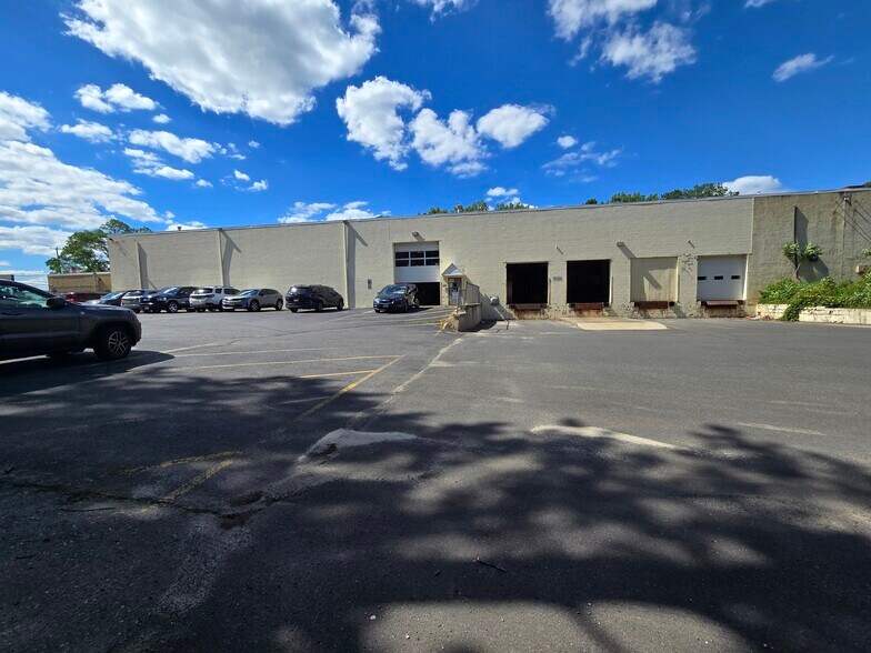1740 Route 34, Wall Township, NJ à vendre - Photo du bâtiment - Image 3 de 9