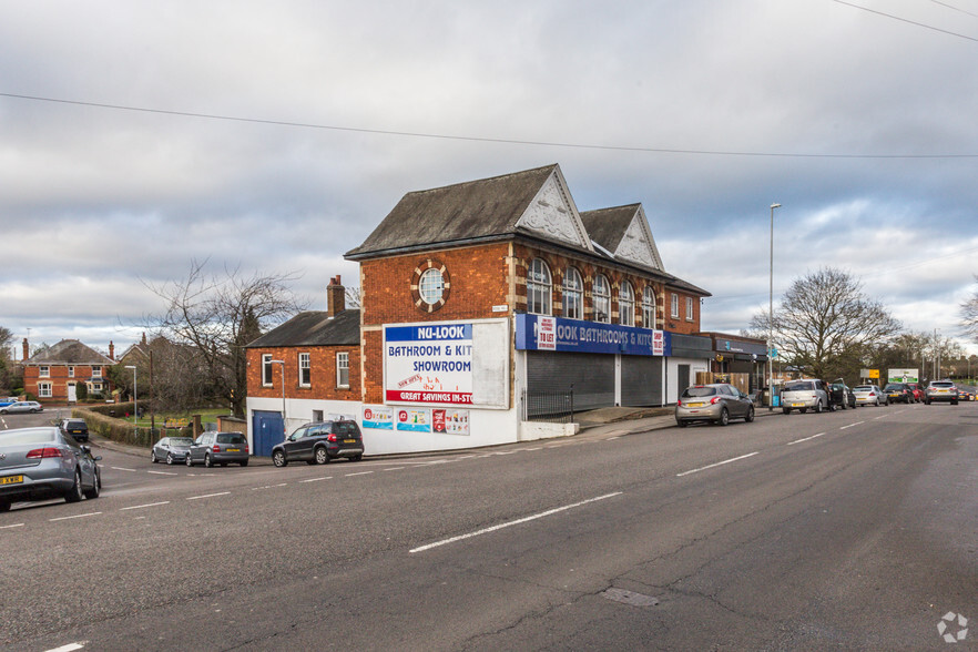 6-10 Wellingborough Rd, Finedon à vendre - Photo principale - Image 1 de 5