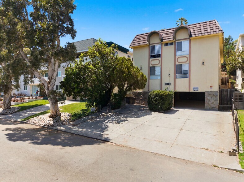 10815 Rose Ave, Los Angeles, CA à vendre - Photo du bâtiment - Image 2 de 9