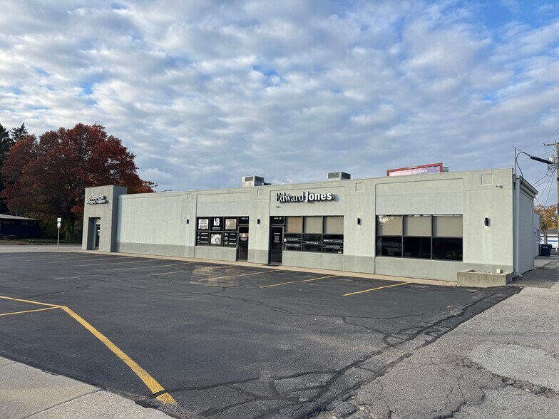 2525 Niles Ave, Saint Joseph, MI à louer - Photo du bâtiment - Image 2 de 6