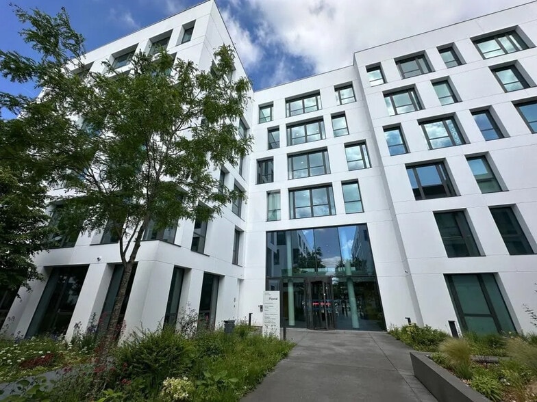 Retail in Massy for lease - Building Photo - Image 3 of 16