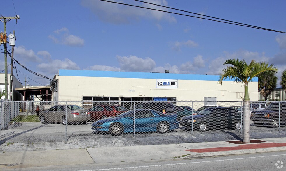 1621 President Barack Obama Hwy, Riviera Beach, FL à vendre - Photo du bâtiment - Image 2 de 2
