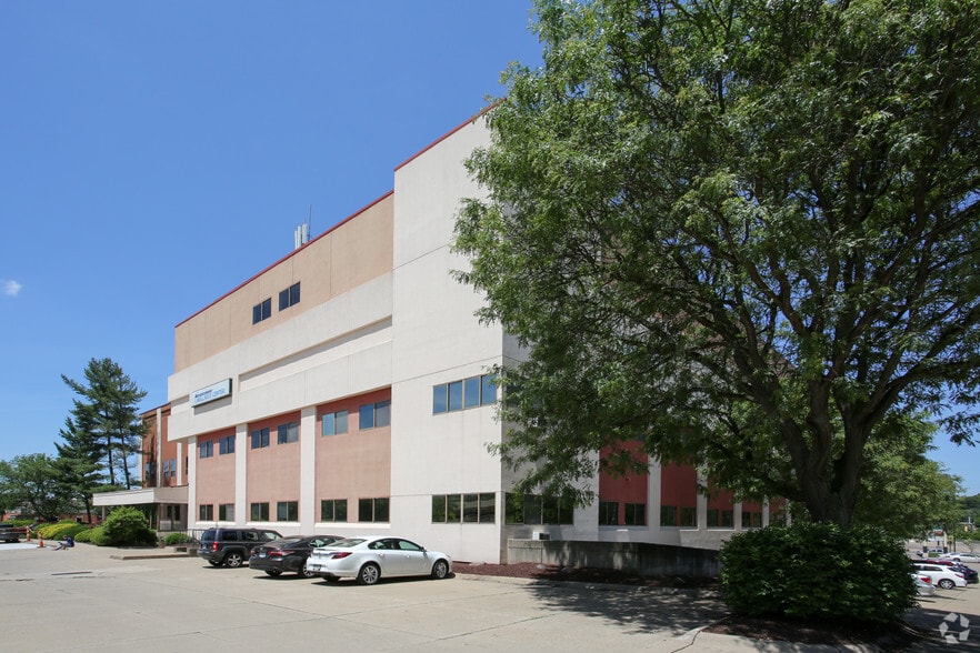 1653 Merriman Rd, Akron, OH for lease - Building Photo - Image 2 of 5