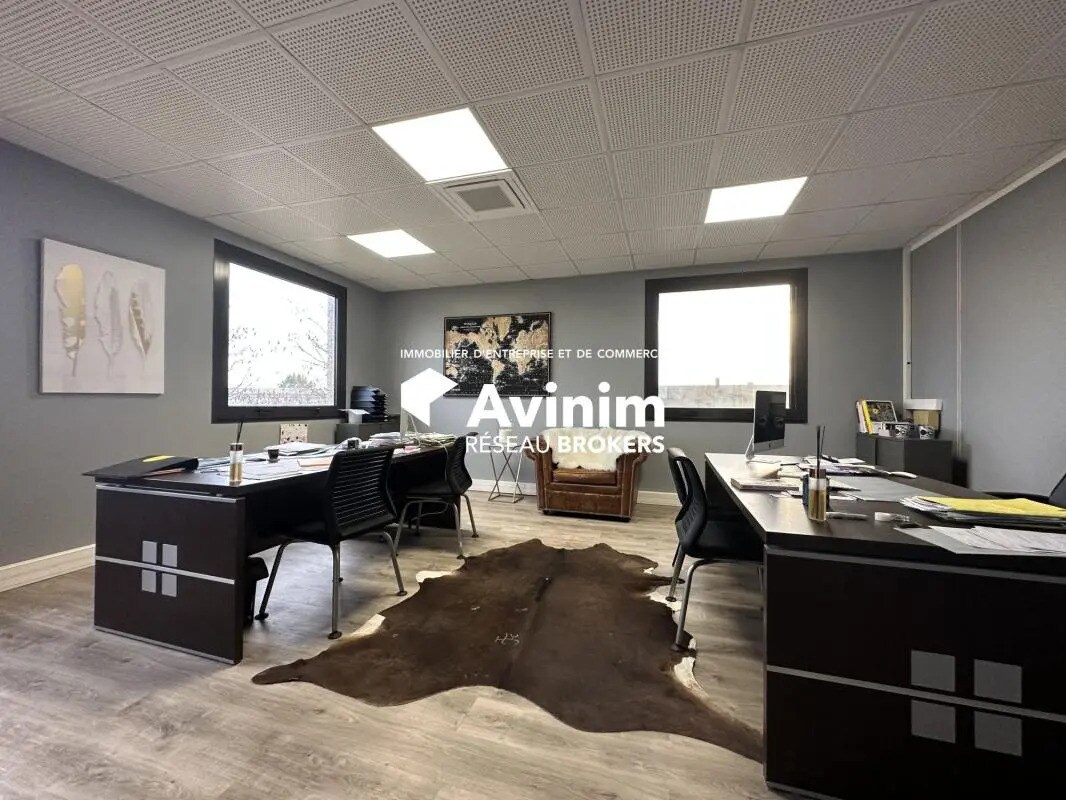 Office in Gennevilliers for lease Interior Photo- Image 1 of 10