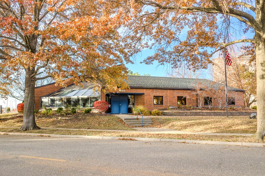 8880 Ballentine St, Overland Park, KS à vendre - Photo du bâtiment - Image 3 de 103