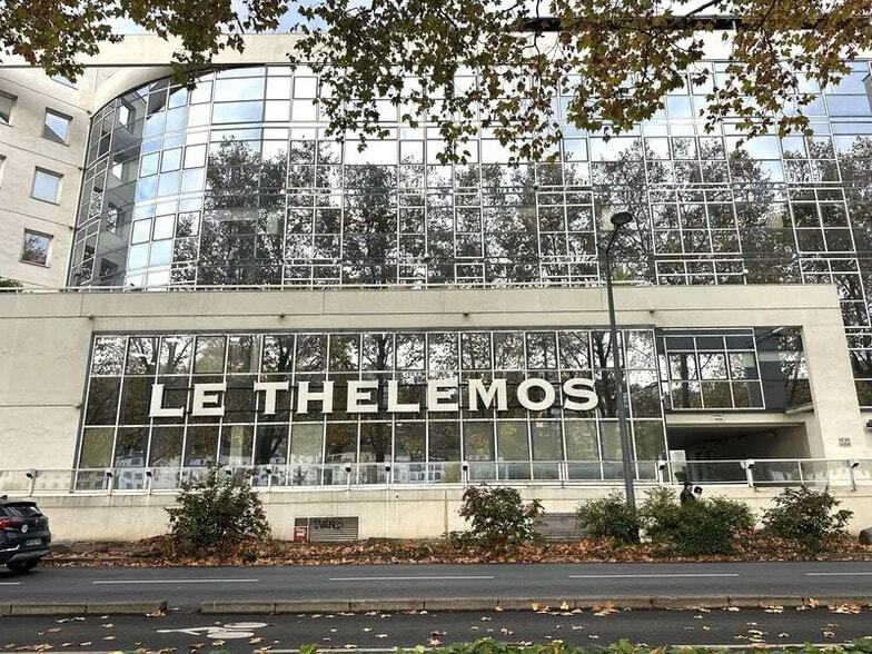 Office in Lyon for lease - Building Photo - Image 1 of 9