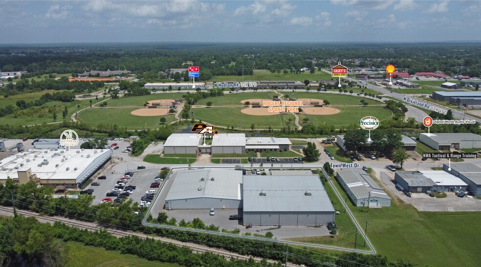 2120 Town West Dr, Rogers, AR à vendre - Photo du bâtiment - Image 2 de 16