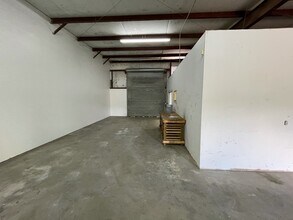 643 S Charles Richard Beall Blvd, Debary, FL à louer Photo intérieure- Image 2 de 6