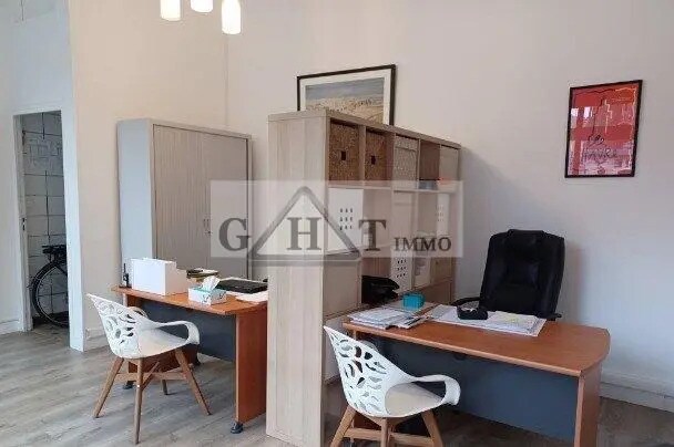 Retail in Saint-Maur-des-Fossés for sale - Interior Photo - Image 2 of 2
