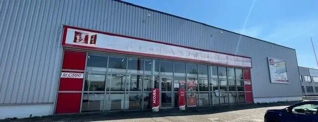 Industrial in Rouen for lease - Building Photo - Image 1 of 3