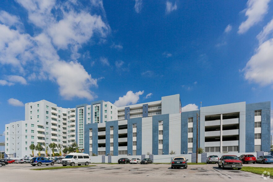 3650 NW 36th St, Miami, FL à louer - Photo du bâtiment - Image 2 de 7