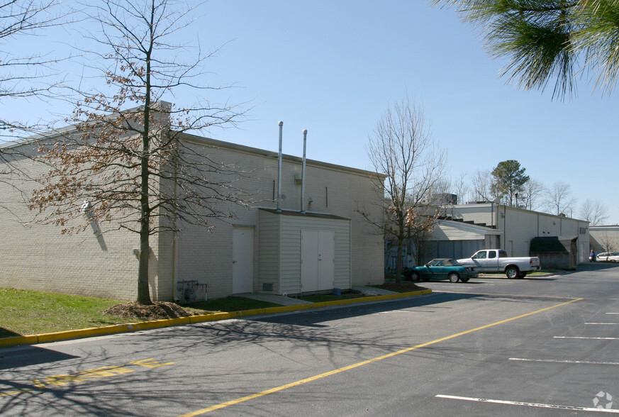 1032 Volvo Pky, Chesapeake, VA for lease - Building Photo - Image 3 of 9