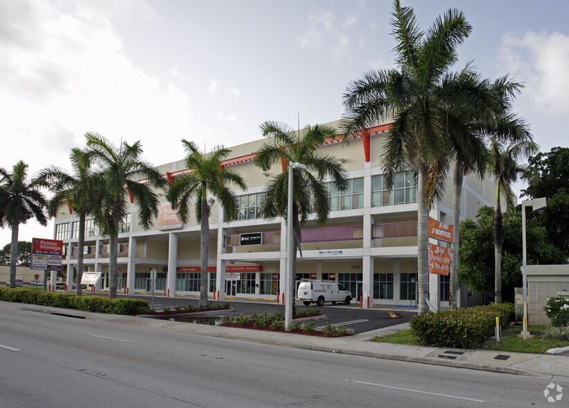 7100-7150 Bird Rd, Miami, FL à louer - Photo du bâtiment - Image 2 de 3