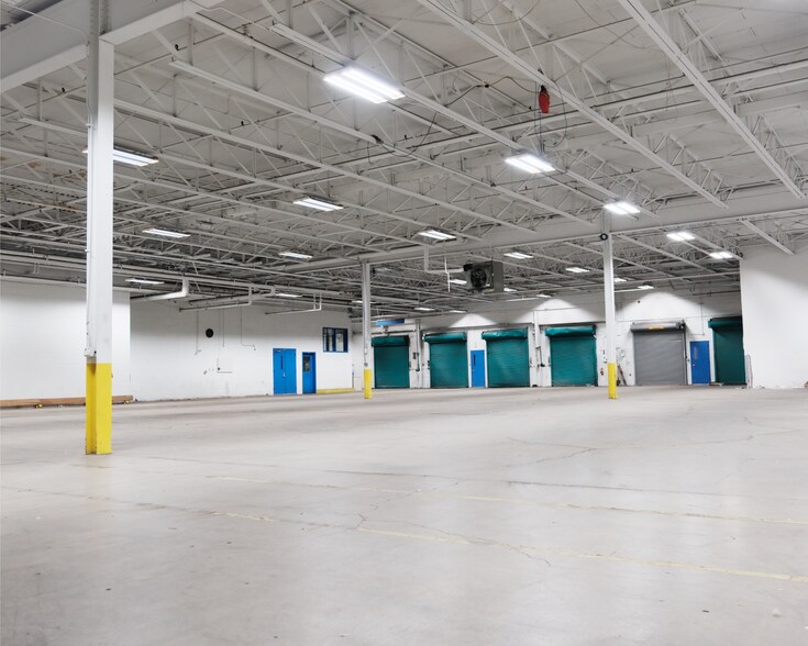 460 Buffalo Rd, Rochester, NY à louer - Photo du bâtiment - Image 3 de 16