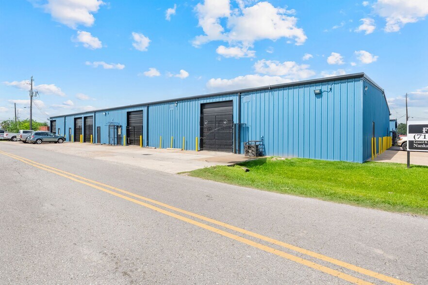 940 Hodgkins St, Houston, TX for sale - Building Photo - Image 2 of 10