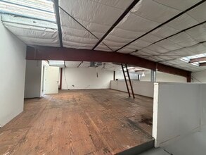 1989 Blake Ave, Los Angeles, CA for lease Building Photo- Image 2 of 11