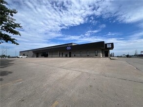 1500 S 169 Hwy, Smithville, MO à louer Photo du bâtiment- Image 1 de 5