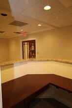 1615 Forum Pl, West Palm Beach, FL for lease Interior Photo- Image 2 of 10