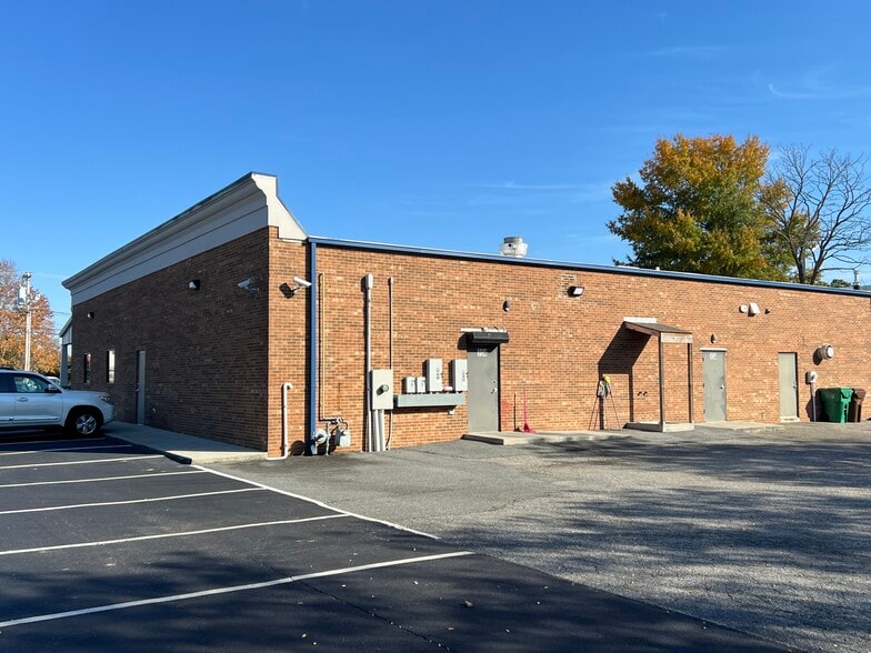 2107 Kirkwood St, High Point, NC for sale - Building Photo - Image 2 of 5