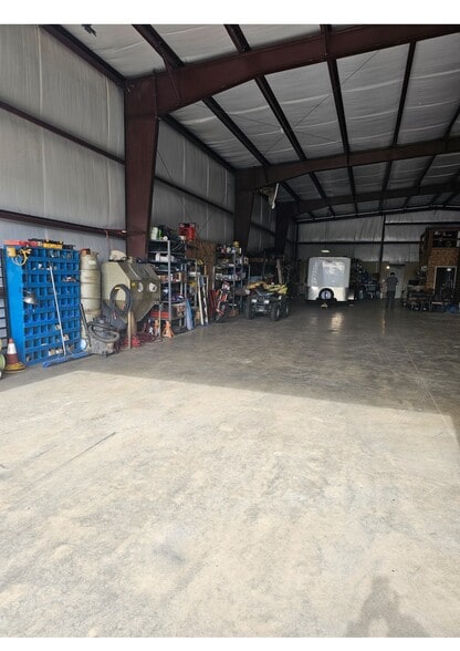 1690 Austin Rd, Roseburg, OR for lease - Interior Photo - Image 2 of 5