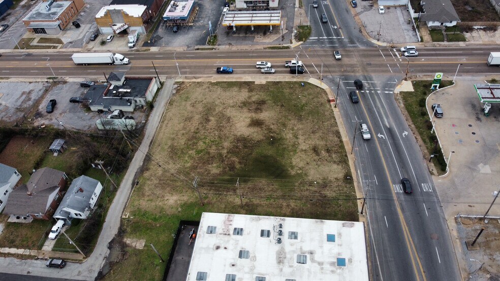 2451 Summer Ave, Memphis, TN à vendre - Photo du bâtiment - Image 3 de 5