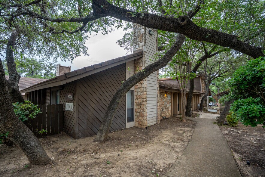 8004 West Ave, San Antonio, TX à vendre - Photo du bâtiment - Image 2 de 24