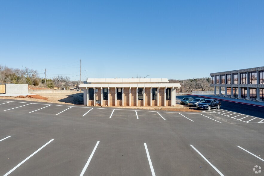 416 NE 46th St, Oklahoma City, OK à louer - Photo du bâtiment - Image 3 de 9