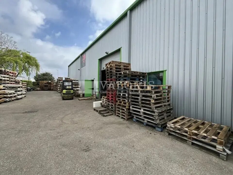 Flex dans Marcilly-d'Azergues à louer Photo du bâtiment- Image 1 de 8