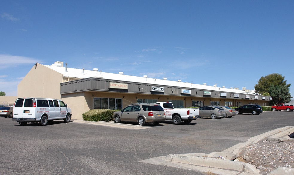 400 S Compress Rd, Las Cruces, NM à louer - Photo du bâtiment - Image 1 de 54