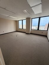 102 W 3rd St, Winston-Salem, NC for lease Interior Photo- Image 2 of 6