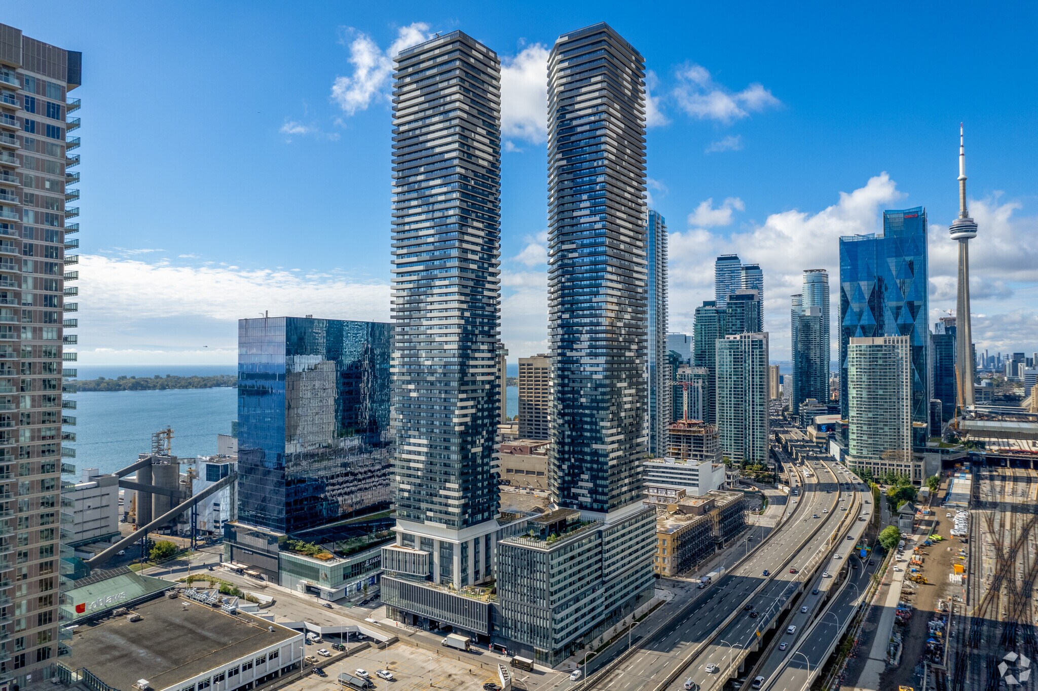 95 Lake Shore Blvd E, Toronto, ON for lease Primary Photo- Image 1 of 5