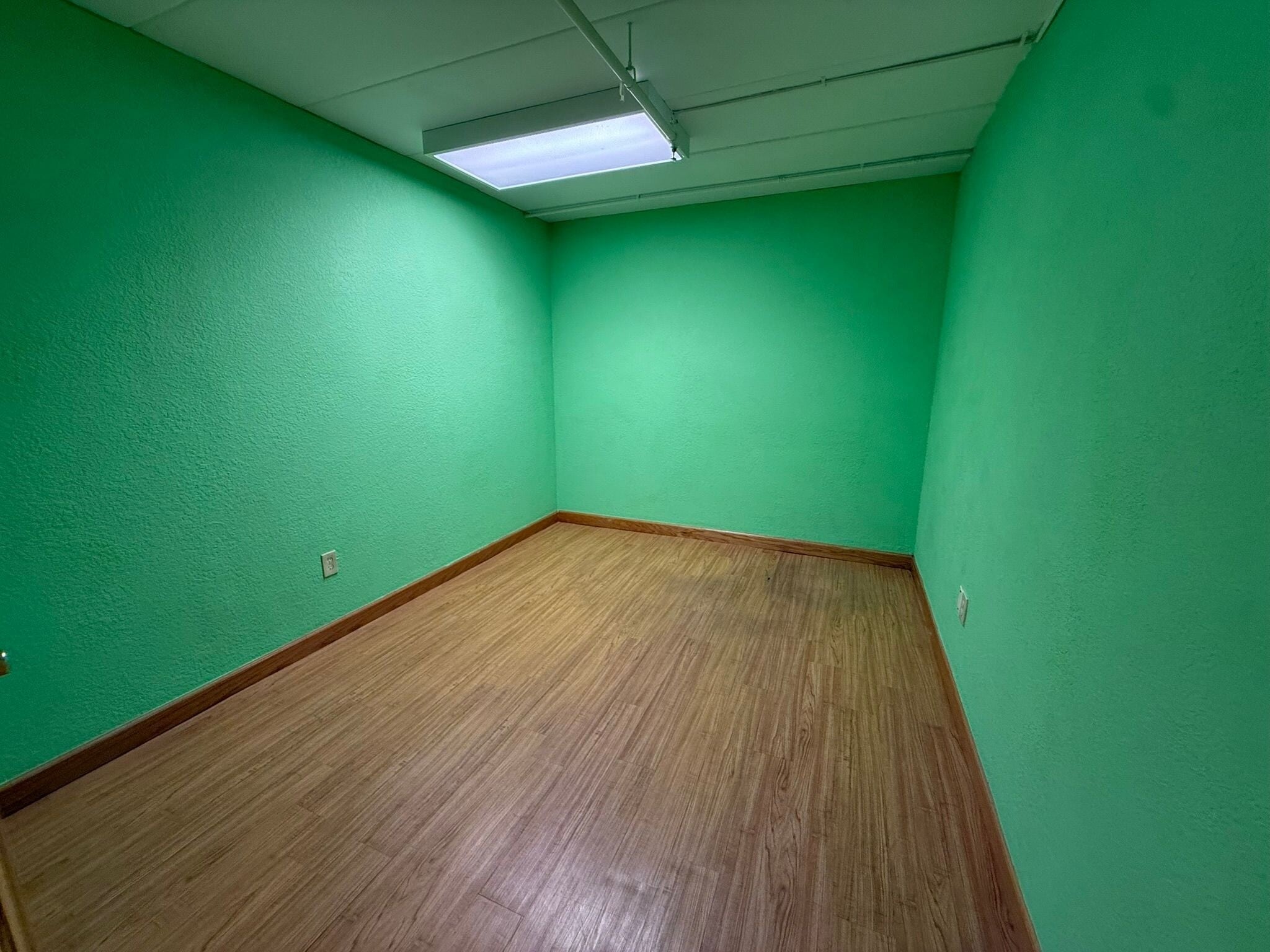 1820-1828 SE Como Ave, Minneapolis, MN for lease Interior Photo- Image 1 of 14