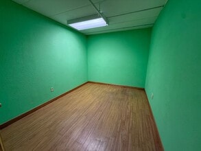 1820-1828 SE Como Ave, Minneapolis, MN for lease Interior Photo- Image 1 of 14